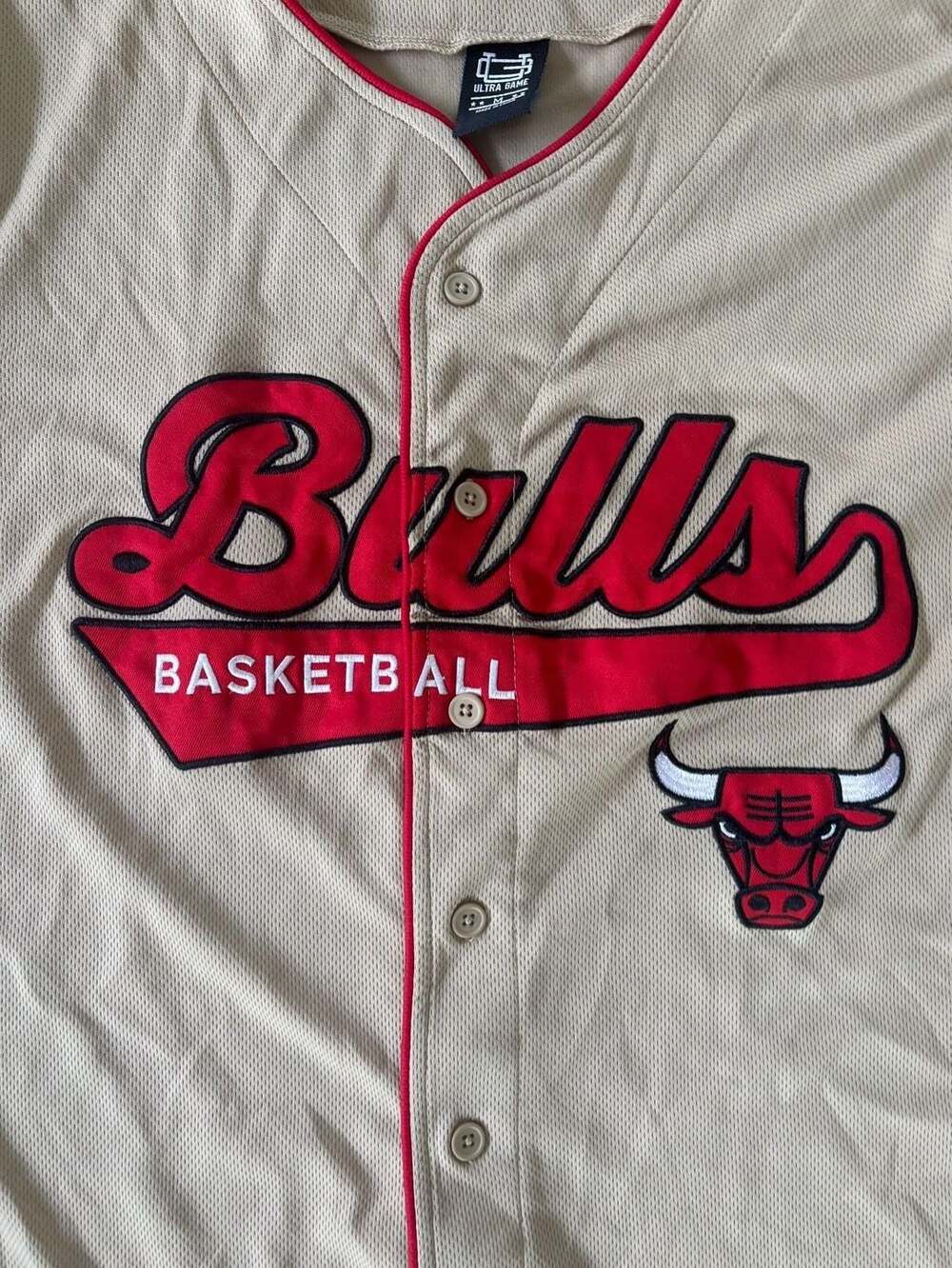 Ultra Game Chicago Bulls Tan Baseball-Style Button-Up Jersey - Picture 4 of 7